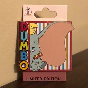 Disney Employee Centre Jumbo Dumbo Pin